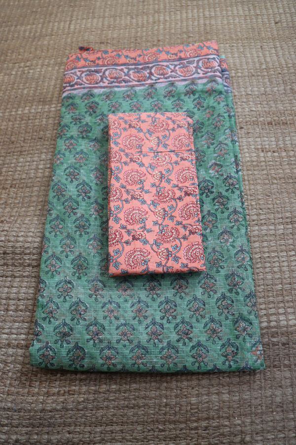 Green Flowers - Image 2